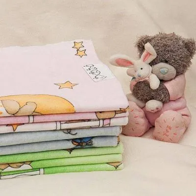 LORITA SPALVOTAS FLANELINIS VYSTYKLAS , 90 x 80cm, 1579