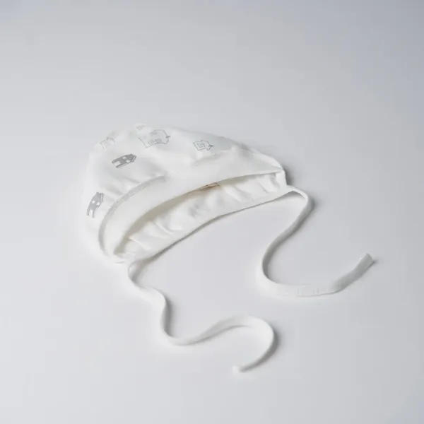 Vilaurita cepurīte ar ārējām šuvēm 1154 "Tommy" 38, 40 cm.